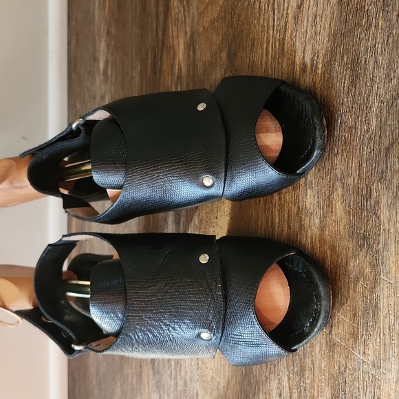 Anyi Lu Black Leather Embossed Athena Sandals EU Size 38 - Picture 2 of 8